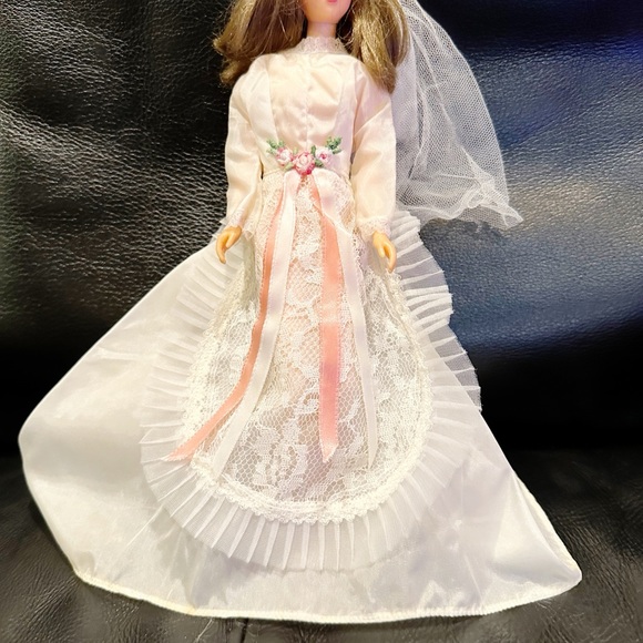 Vintage Barbie Wedding Dress and Vail from 1960s - Picture 3 of 6